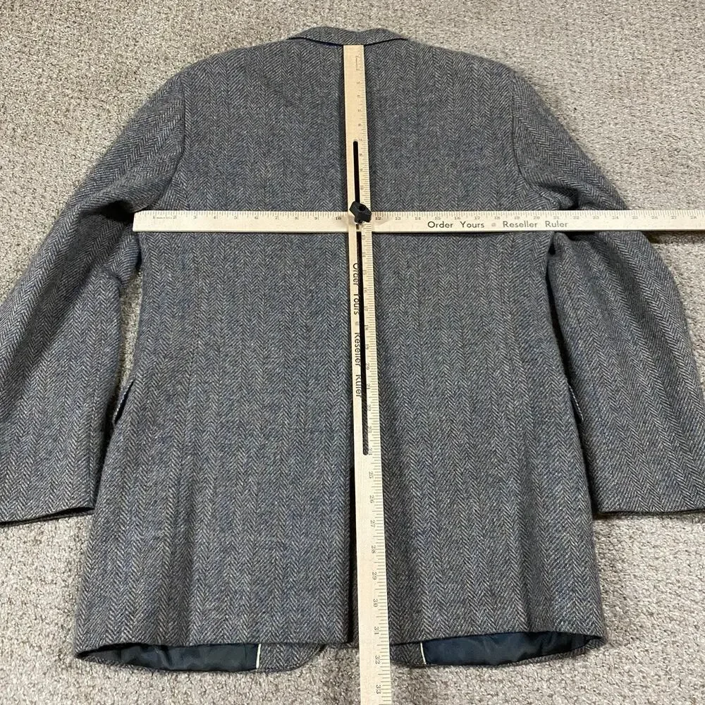 VTG Tweed Sport Coat Mens 42 Gray Austin Hill Wool Preppy Blazer Herringbone USA